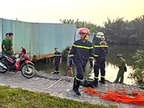 Đã tìm được thi thể tài xế GrabBike trượt chân xuống kênh bị nước cuốn vào cống