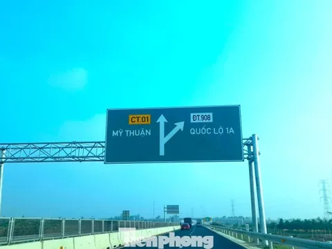 'Quên' làm đường gom cao tốc Mỹ Thuận - Cần Thơ?