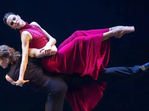 Ballet Anna Karenina cháy vé