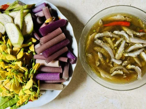 Mẹ có biết với những đứa trẻ miền Tây chúng tôi, bữa cơm cá, mắm, rau đồng là ngon nhất