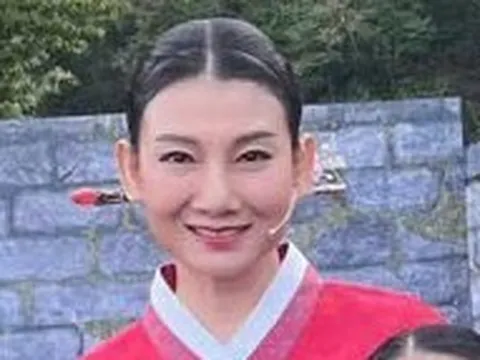 Mỹ Uyên khâm phục tính nghiêm túc, kỷ luật của nghệ sĩ Hàn Quốc