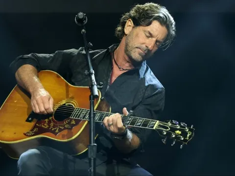 Tai nạn máy bay cướp đi mạng sống của gia đình nghệ sĩ đoạt giải Grammy