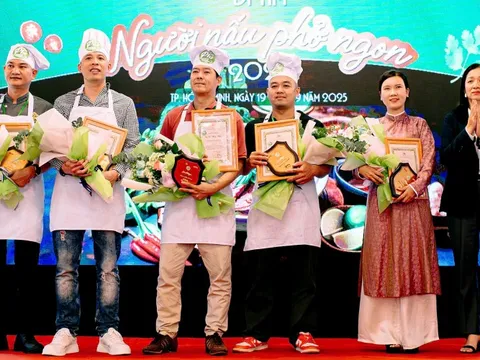 Năm Hoa hồi vàng sẽ đến Singapore