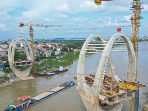 Lộ diện ‘dải lụa giao duyên’ bằng thép vắt qua sông Đuống