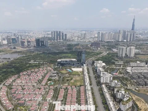 Điều khiến trung tâm tài chính quốc tế dễ ở trên... giấy