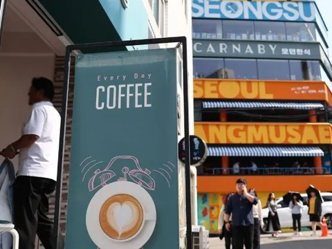 Thành phố ở Seoul chi tiền khuyến khích các cửa hàng đổi biển hiệu thành tiếng Hàn