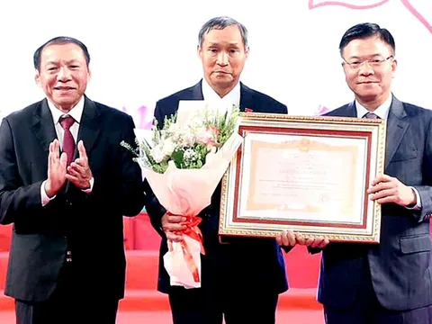 Tập trung xây dựng dự thảo nghị quyết về chấn hưng và phát triển văn hóa