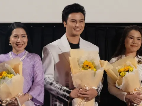 Võ Minh Lâm, Ngọc Đợi, Thu Vân xúc động khi xem phim về Chuông vàng vọng cổ