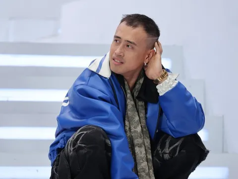 Hustlang Robber hóa 'máy nói' ở Anh trai say hi