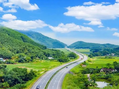 Hơn 7.600 tỷ đồng xóa 'nút thắt cổ chai' trên cao tốc Nội Bài - Lào Cai