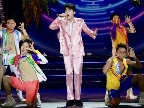 Nghe Tiêu Minh Phụng bắn rap, ngắm pháo hoa ở Lễ hội Nghinh Ông Cần Giờ 2025