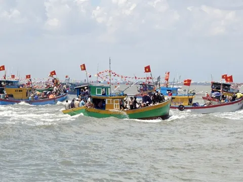 Lễ đưa rước Nghinh Ông diễn ra trong thời tiết đẹp, báo hiệu vụ mùa bội thu