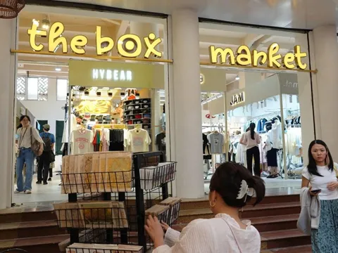 Tháo bảng hiệu 'chợ Nga' gây hiểu nhầm