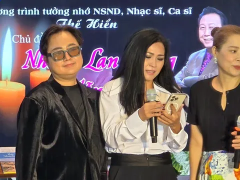 Con dâu nhạc sĩ Thế Hiển hát tiễn đưa ông, gia đình cúi đầu cảm tạ mọi người