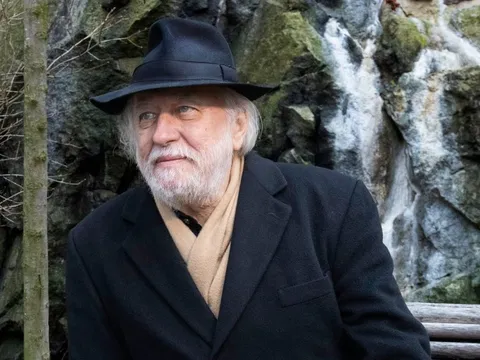 Tác gia Nobel László Krasznahorkai: Vực thẳm lấp lánh ánh sao