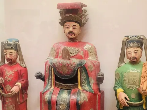 Độc đáo bộ tượng Ngọc Hoàng, Diêm Vương bằng gốm Sài Gòn xưa