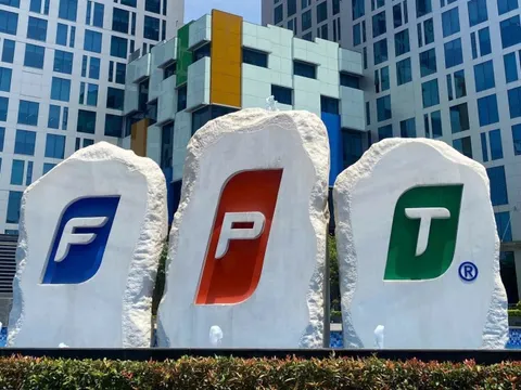 FPT trở lại: Cổ phiếu chạm trần, khối ngoại đảo chiều mua ròng hàng trăm tỷ đồng