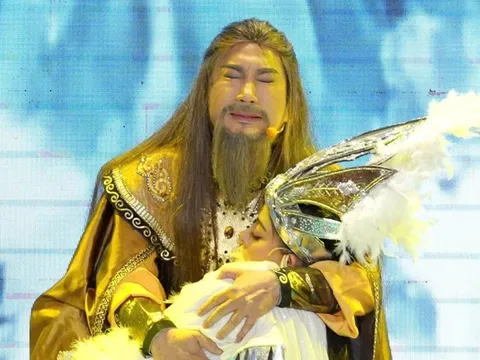 Kim Tử Long với ký ức Chiếc áo thiên nga từ live show của Hồng Quyên