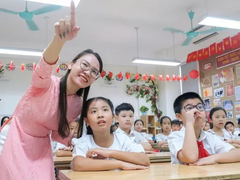 Tiếng Anh sẽ trở thành môn học bắt buộc từ lớp 1