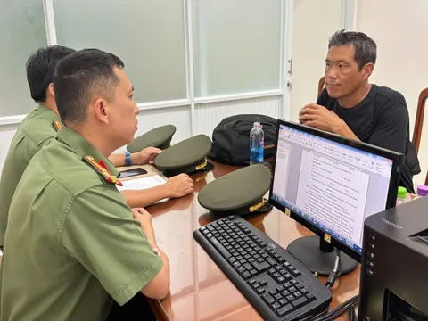 Công an trục xuất người đàn ông quốc tịch Kyrgyzstan bị Interpol truy nã đỏ