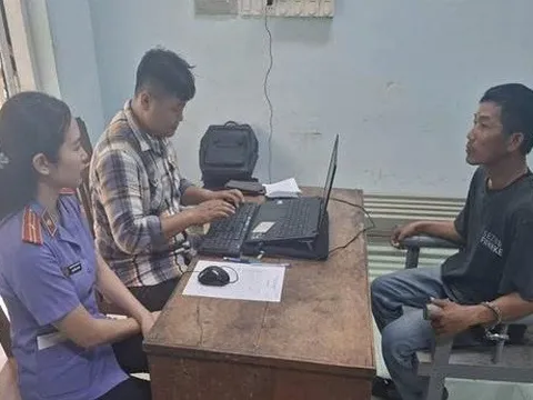 Mời người phụ nữ mua vé số để cướp tiền rồi đâm 2 người trọng thương