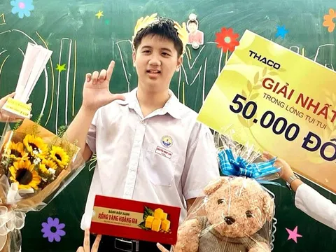 Chủ tịch tỉnh Đồng Tháp tặng bằng khen cho 'nhà leo núi' không học trường chuyên