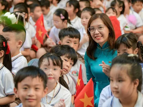 Lương nhà giáo được tính hệ số lương đặc thù