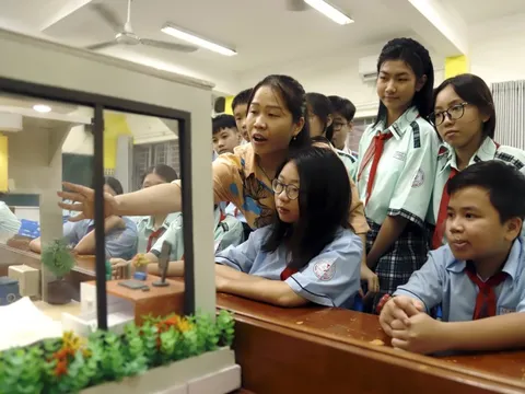 Nhà giáo được hưởng hệ số lương đặc thù