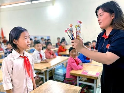 Tiếng Anh thành ngôn ngữ thứ 2: Bổ sung chứ không thay thế tiếng Việt