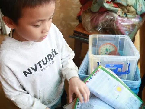 Đừng nặng hình thức, chỉ cần học sinh đến trường an toàn sau lũ