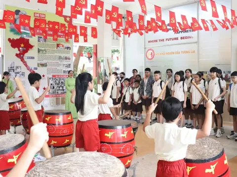 Trường tiểu học ở TP.HCM giao lưu quốc tế với các trường Singapore, Hàn Quốc