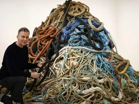 10 tấn dây thừng cũ giá 1 triệu bảng Anh