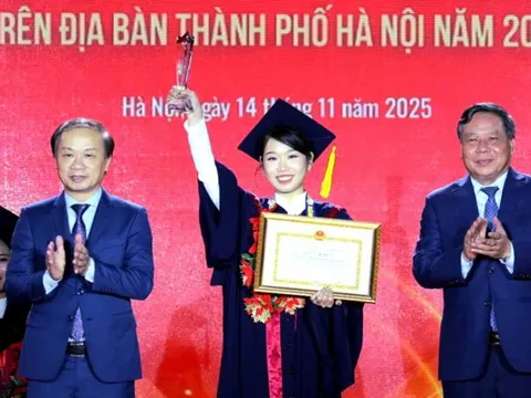 Hà Nội tuyên dương 95 thủ khoa đại học, học viện năm 2025