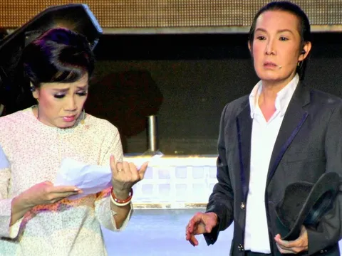 Phương Hồng Thủy 30 năm trở lại sàn kịch vì vở diễn có ca mấy câu: Trời ơi, tôi dân cải lương mà!