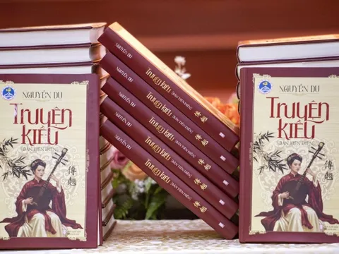 Ra mắt sách Truyện Kiều bản Tiên Điền với phân đoạn và chú giải khoa học