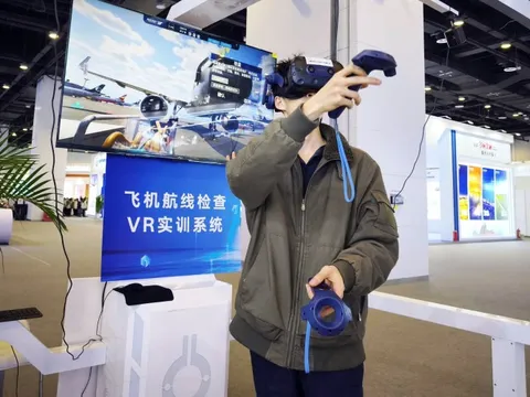 Nhiều công nghệ dạy nghề mới tại Trung Quốc: Phun sơn ảo, bảo trì máy bay ảo, kính trợ lý