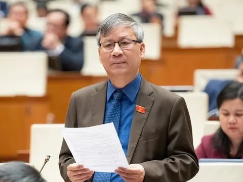 Đồng tình một bộ sách giáo khoa trên toàn quốc, đại biểu băn khoăn ai soạn sách cho chất lượng?