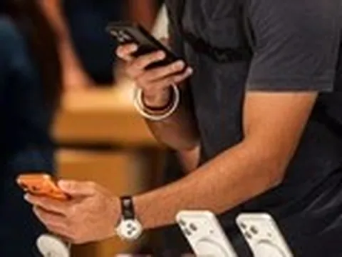 Giá điện thoại, laptop có thể tăng 'sốc' năm 2026 vì AI 'nuốt sạch' chip nhớ