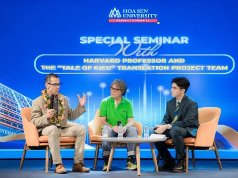 Giáo sư Đại học Harvard kể chuyện dịch Truyện Kiều