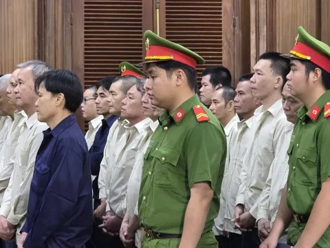 Saigon Transco buôn lậu 1,5 tấn dầu, đưa hối lộ cho cán bộ Hải quan Phú Mỹ như thế nào?