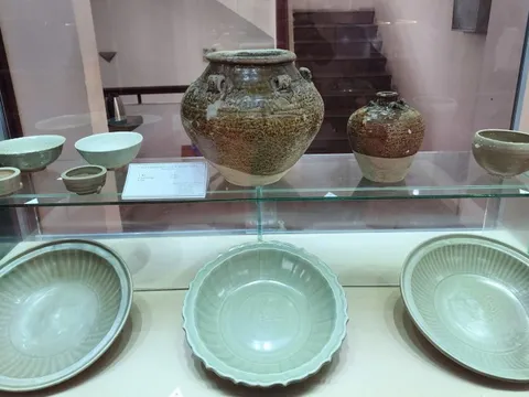 Mê mẩn di sản trục vớt từ những con tàu cổ khắp Việt Nam giờ tề tựu về Quảng Ngãi