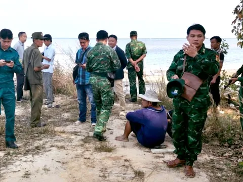 Phát hiện hai người dân bơm hút cát trái phép ở Phú Quốc