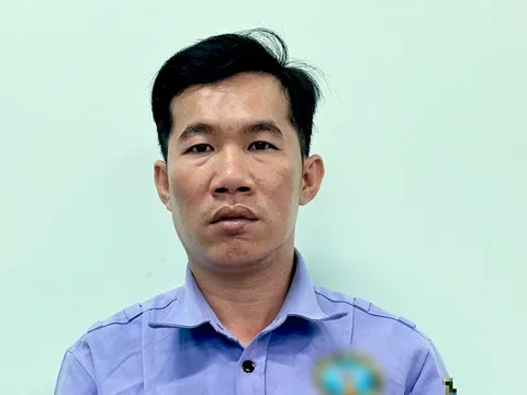 Bắt khẩn cấp người cầm ly đập vào đầu thiếu nữ vì bị 'phản ứng hành vi khiếm nhã'