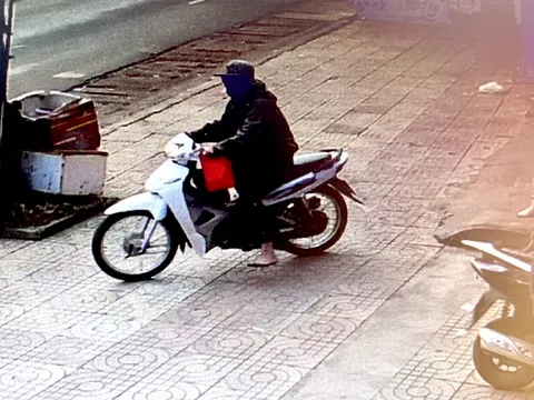 Truy tìm người đàn ông cướp tiệm vàng ở Lâm Đồng ngày đầu năm