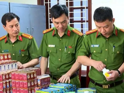 Bát nháo thị trường thực phẩm chức năng 'thần dược' online, ai cũng là 'thần y'