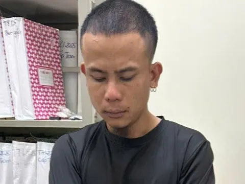 Tài xế xe đầu kéo dương tính với ma túy, còn chở thêm cả pháo hoa lậu