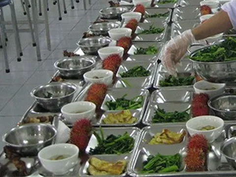 Yêu cầu điều tra vụ nghi ngộ độc thực phẩm ở Sơn La và Đồng Tháp