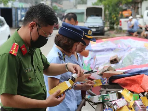 Sau loạt thực phẩm chức năng giả, sữa giả: Khẩn trương sửa Luật An toàn thực phẩm để gỡ vướng