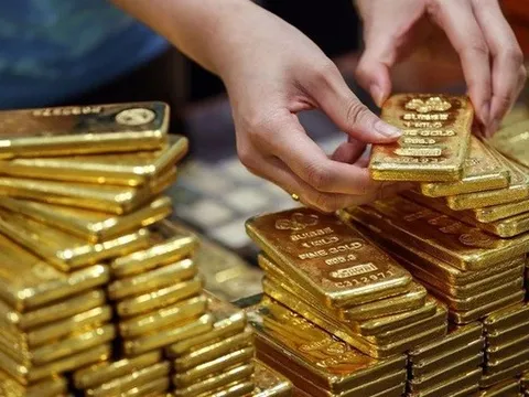 Giá vàng hôm nay 8/1: Đứng vững trên tầm cao
